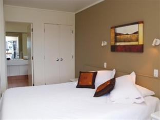 Aparthotel Pioneer Waterfront