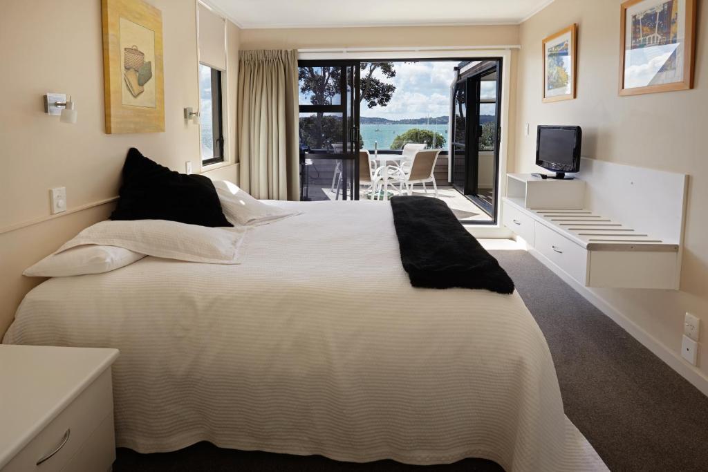 Pioneer Waterfront Aparthotel