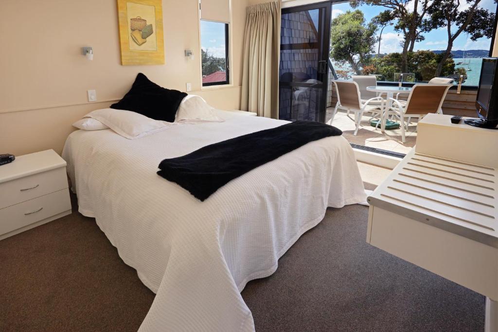 Pioneer Waterfront Aparthotel