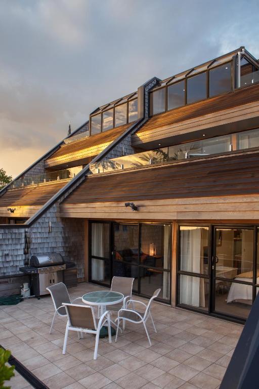 Pioneer Waterfront Aparthotel Paihia
