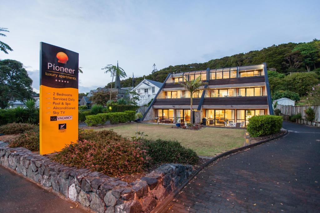 Pioneer Waterfront Aparthotel
